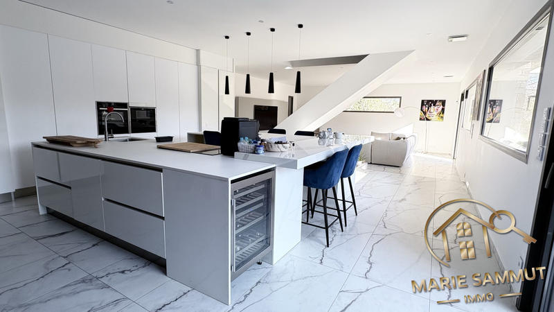 Maison contemporaine - 304 m² - 6 pièces
