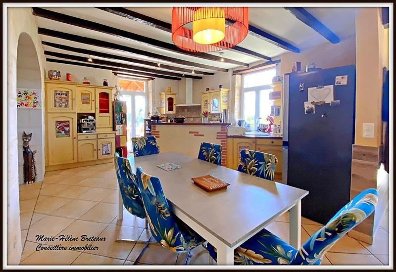 Maison - 310 m² - 9 pièces