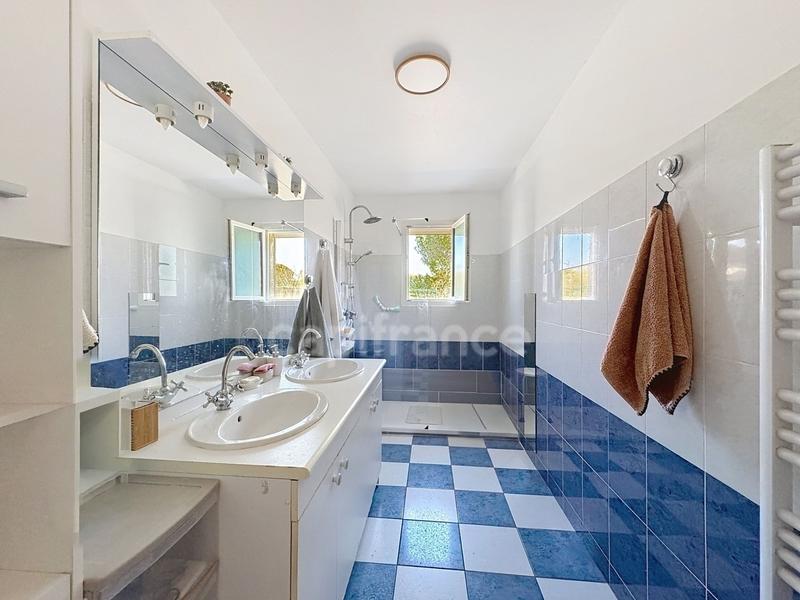 Maison - 104 m² - 4 pièces