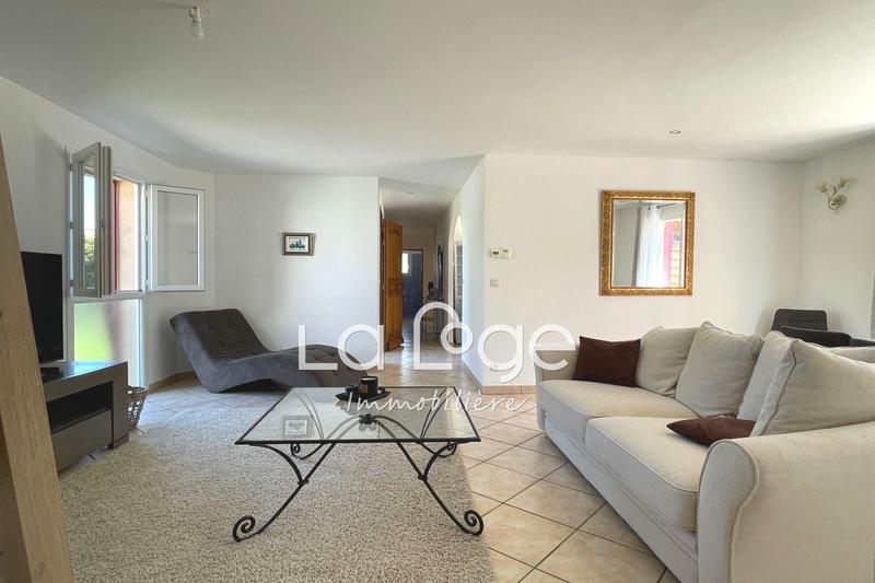 Maison - 208 m² - 8 pièces