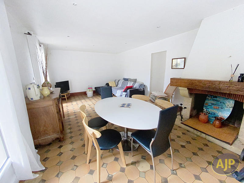 Maison - 90 m² - 5 pièces