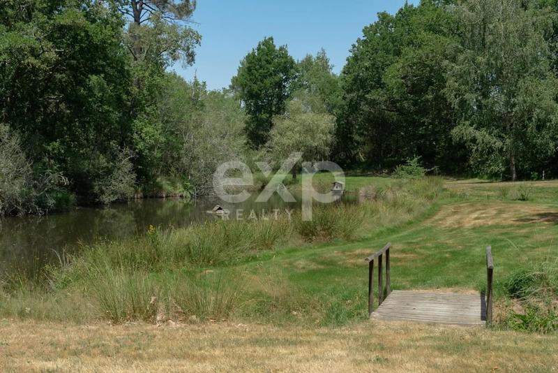 Propriété - 220 m² - 8 pièces