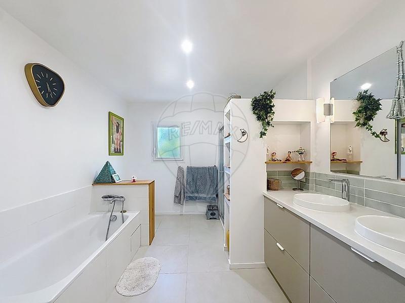 Maison - 135 m² - 6 pièces