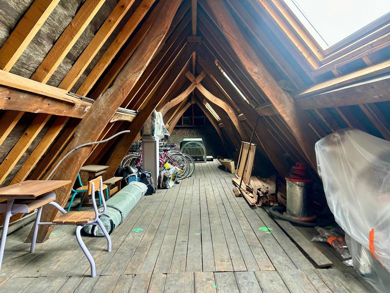 Maison - 323 m² - 6 pièces