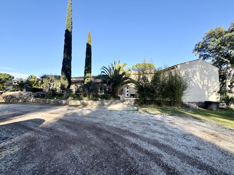 Villa - 243 m² - 7 pièces