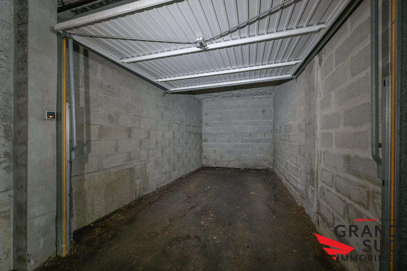 Parking / Garage - 14 m²