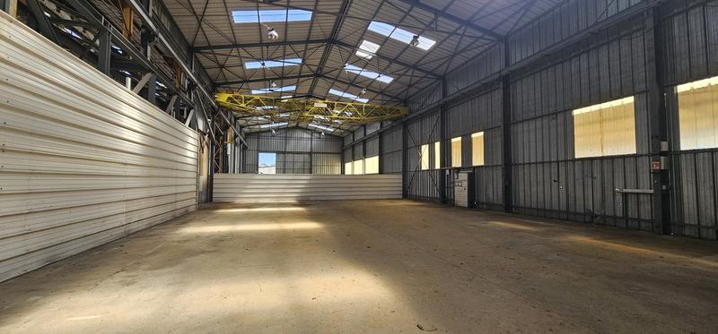 Entrepôt - 2 160 m²