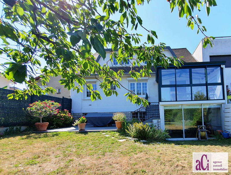 Maison - 177 m² - 7 pièces