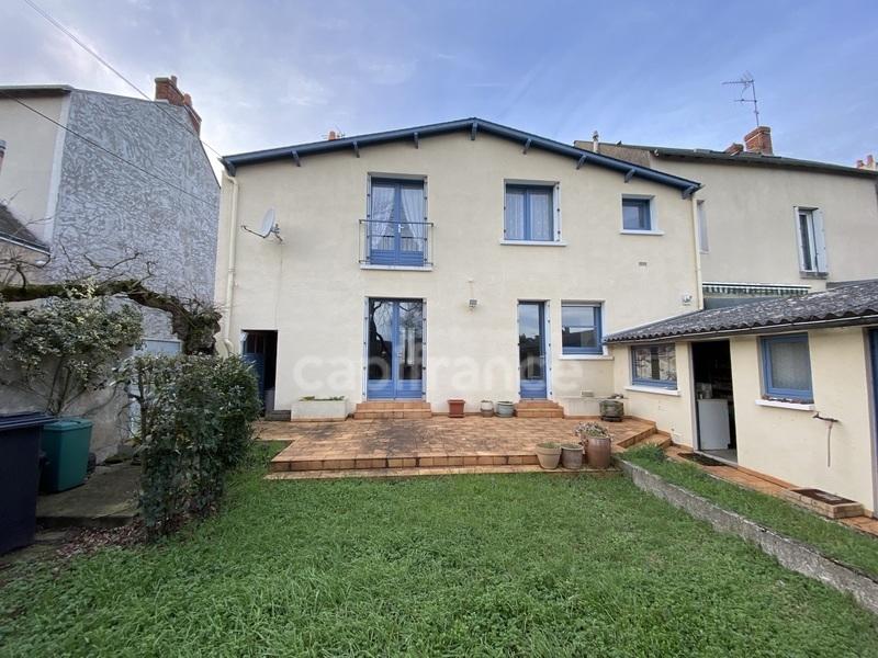 Maison de ville - 148 m² - 9 pièces