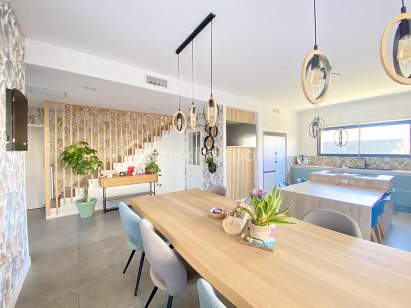 Maison - 161 m² - 7 pièces