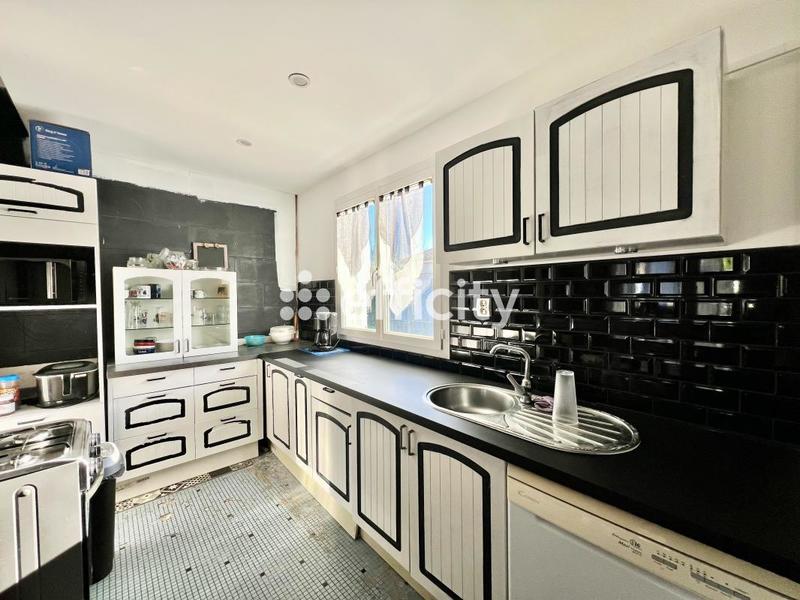 Maison - 92 m² - 4 pièces