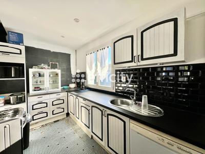 Maison - 92 m² - 4 pièces