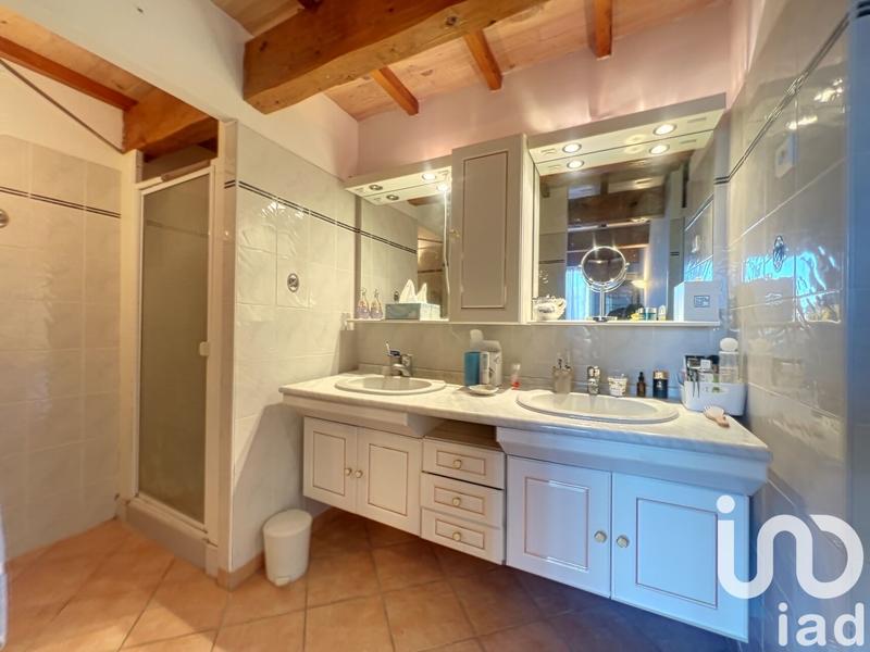 Maison - 360 m² - 10 pièces