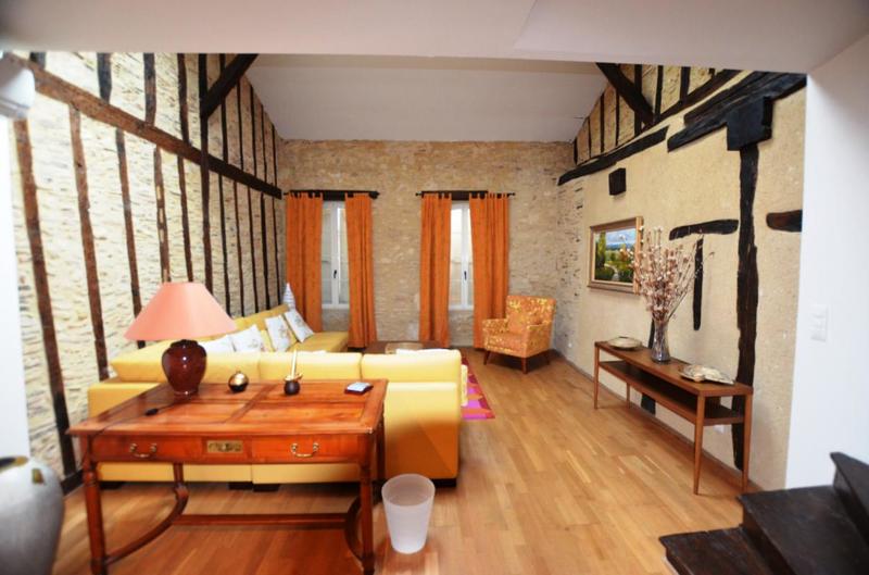 Maison chambre d'hôtes - 572 m² - 15 pièces