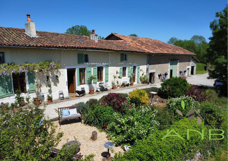 Maison ancienne - 300 m² - 10 pièces