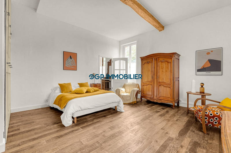 Maison - 500 m² - 16 pièces