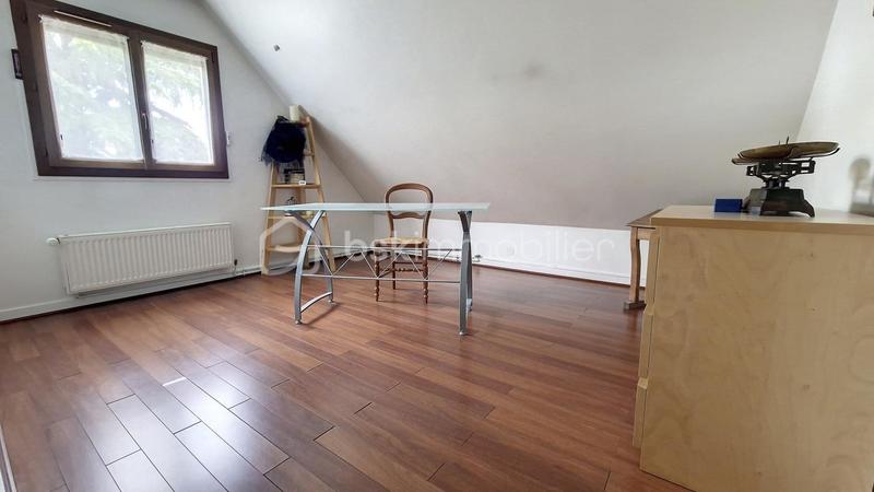 Maison - 225 m² - 9 pièces