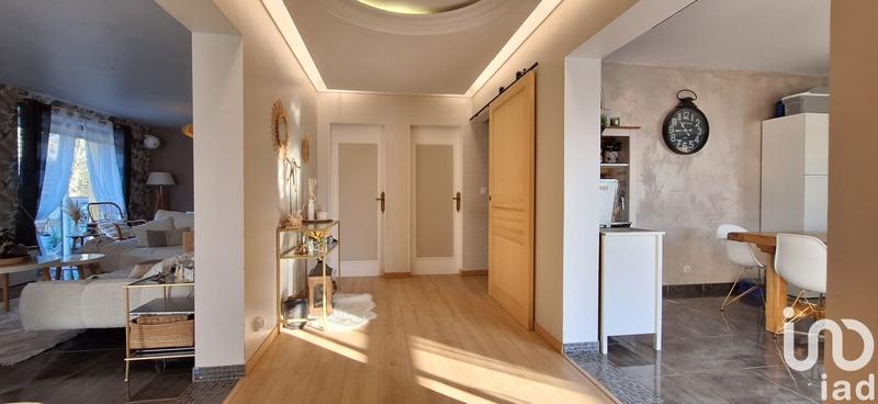 Maison - 198 m² - 9 pièces