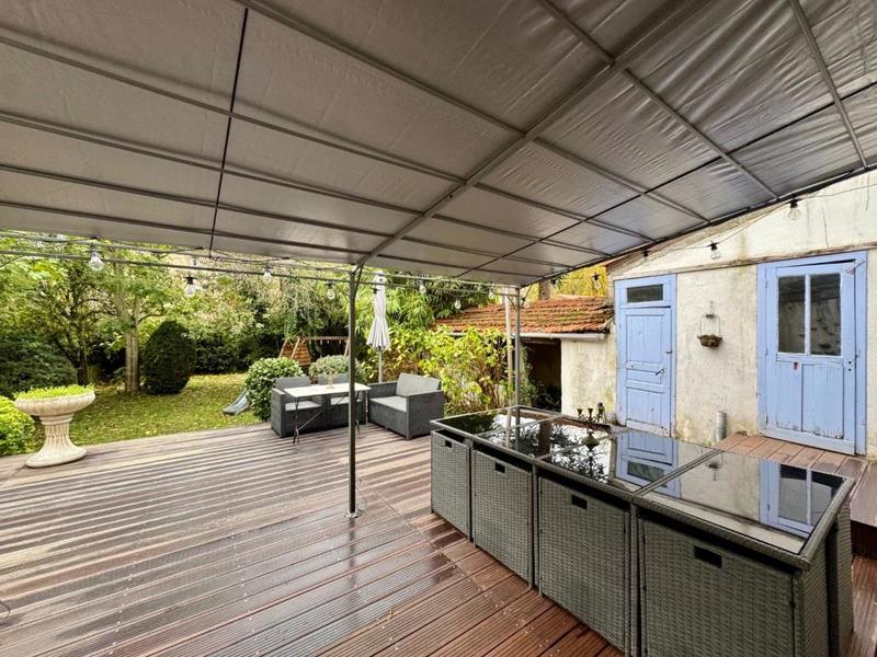 Maison de ville - 238 m² - 8 pièces