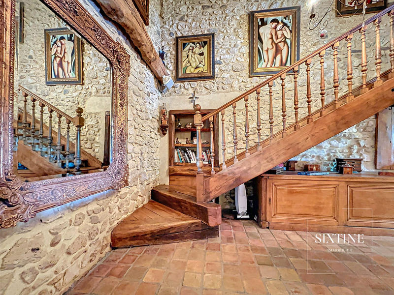 Maison ancienne - 552 m² - 10 pièces