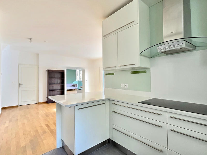 Maison - 203 m² - 7 pièces