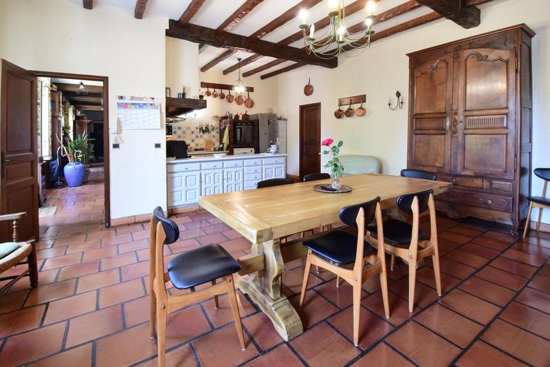 Maison - 313 m² - 8 pièces