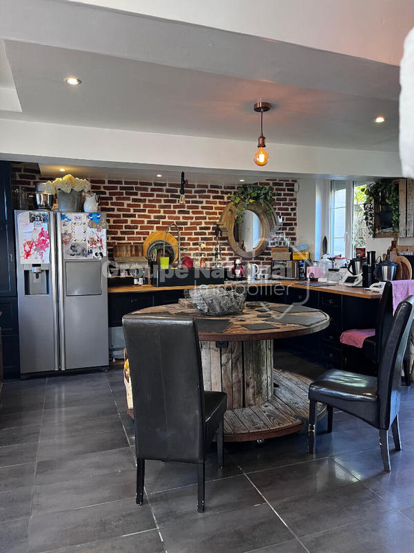 Maison - 200 m² - 6 pièces