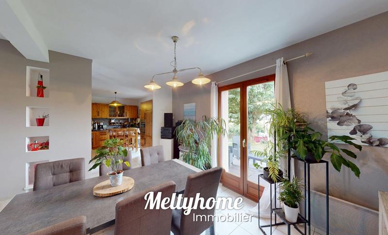 Maison - 102 m² - 5 pièces