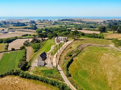 Propriété - 352 m² - 16 pièces