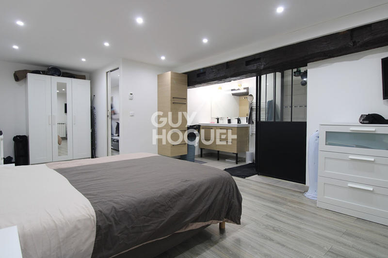 Maison - 211 m² - 7 pièces