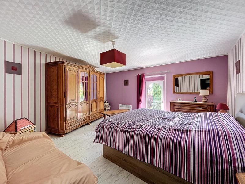 Maison - 314 m² - 9 pièces