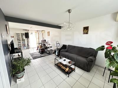 Maison - 111 m² - 6 pièces