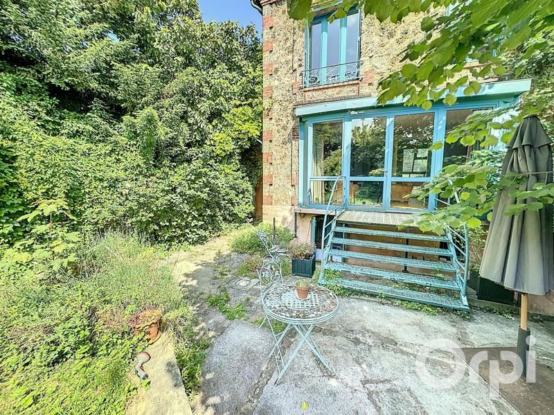 Maison - 180 m² - 6 pièces