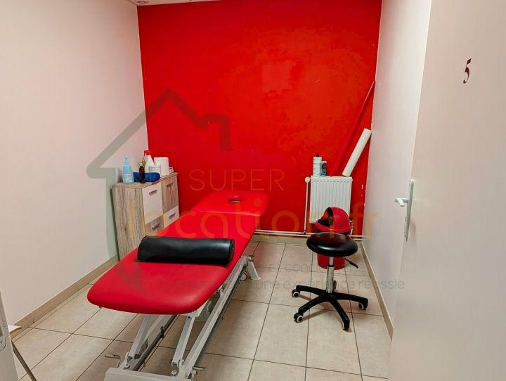 Local commercial - 370 m² - 14 pièces