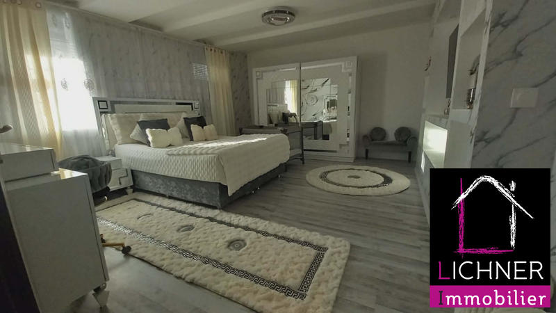 Maison - 280 m² - 10 pièces