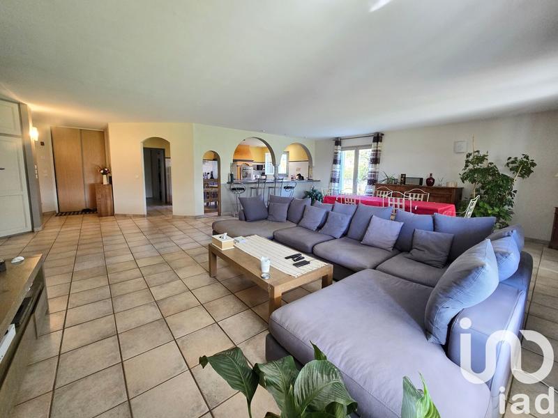 Maison - 228 m² - 9 pièces