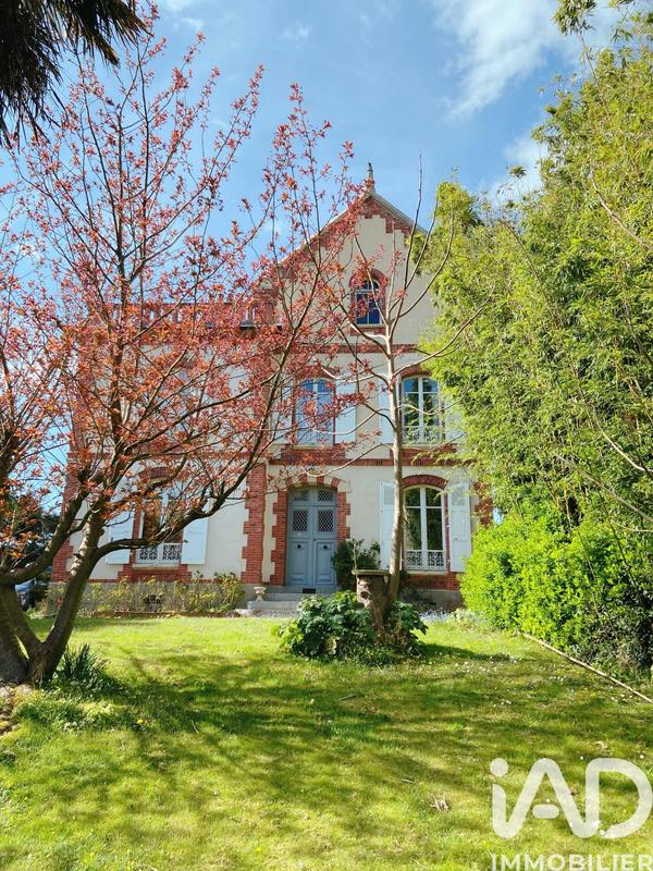 Maison - 357 m² - 14 pièces