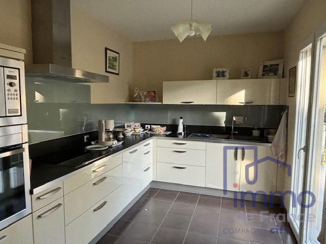 Appartement - 115 m² - 4 pièces