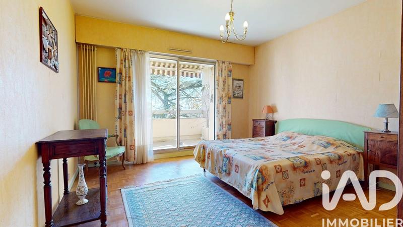 Appartement - 147 m² - 6 pièces