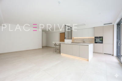 Appartement - 82 m² - 3 pièces