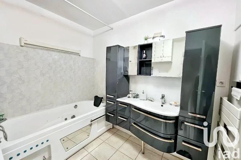 Appartement - 164 m² - 6 pièces