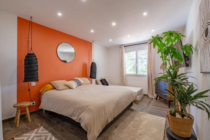 Maison traditionnelle - 270 m² - 9 pièces