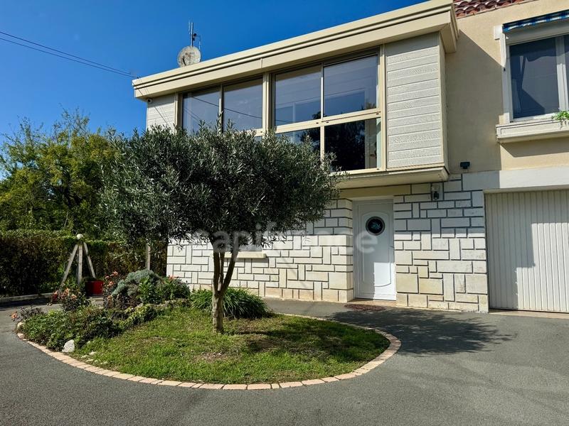 Maison - 180 m² - 6 pièces