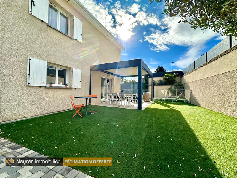 Maison - 90 m² - 5 pièces