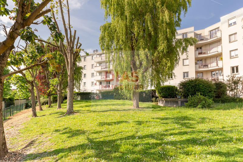 Appartement - 65 m² - 1 pièce