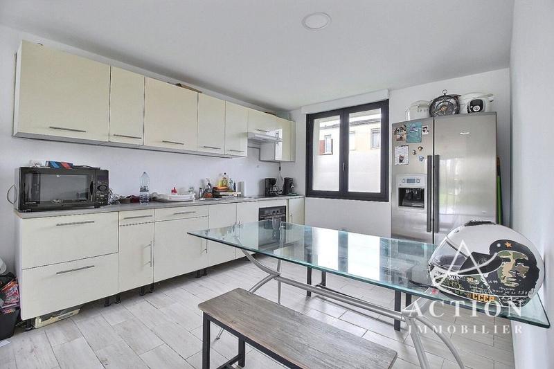 Maison - 180 m² - 7 pièces