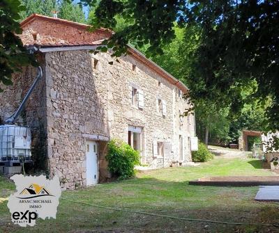 Maison - 171 m² - 7 pièces