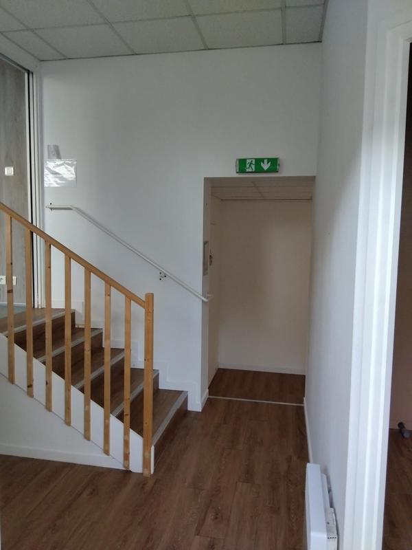 Local commercial - 85 m² - 4 pièces