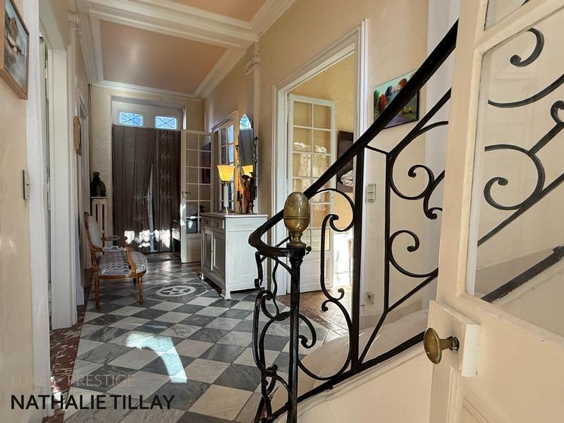 Maison bourgeoise - 260 m² - 9 pièces