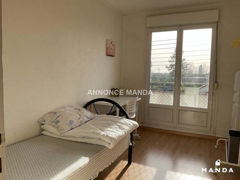 Chambre - 9 m² - 4 pièces